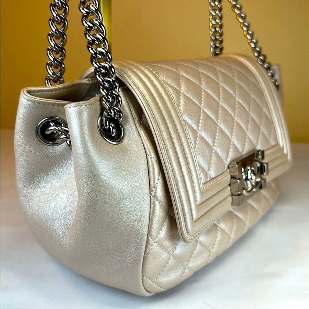 COA CHANEL Metallic Boy Bag - Picture 4 of 13
